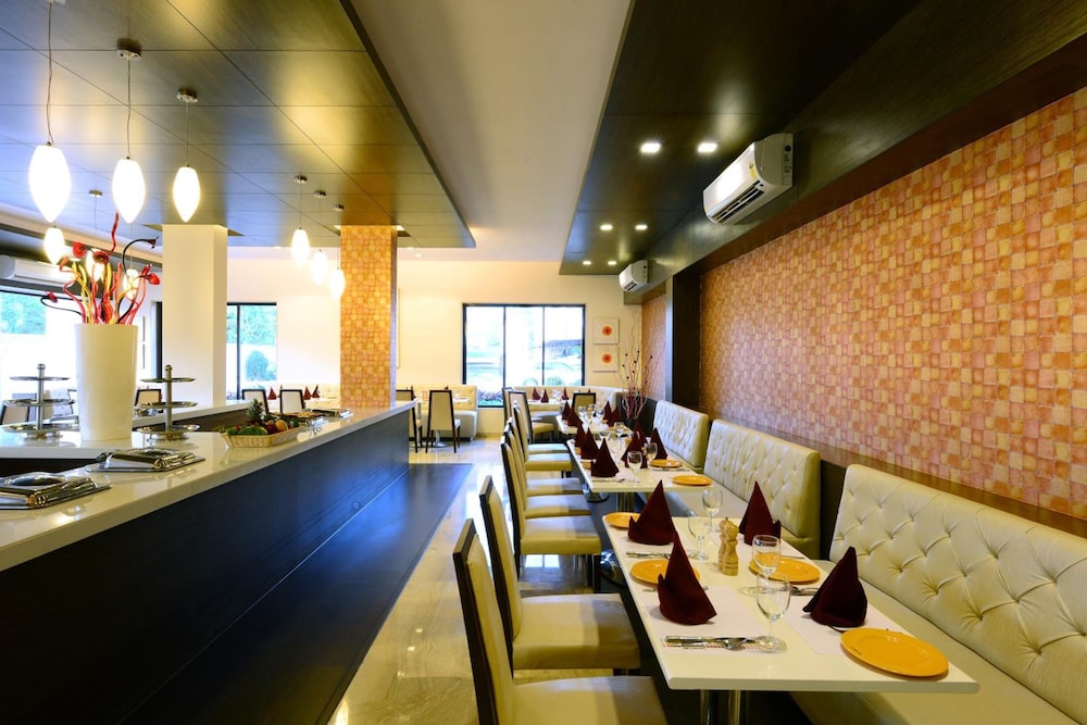 Matrix Inn Shirdi 31/46