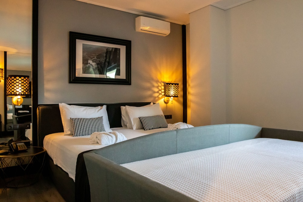 Athenian Riviera Hotel & Suites 36/72