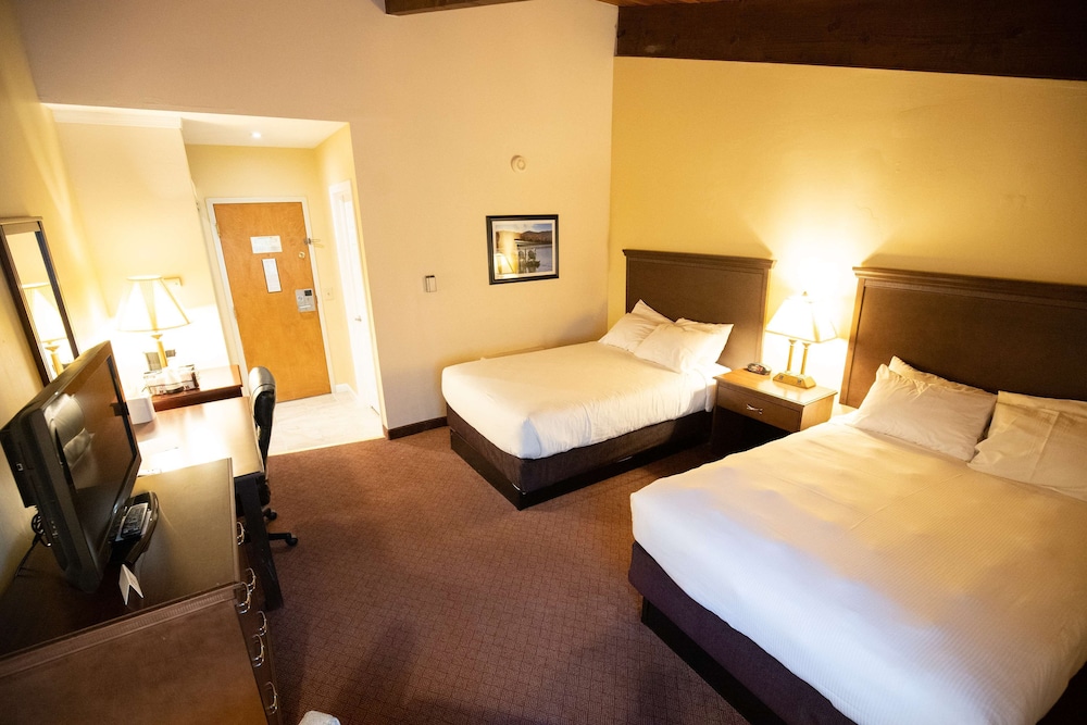 Skyline Hotel Lake George 26/53