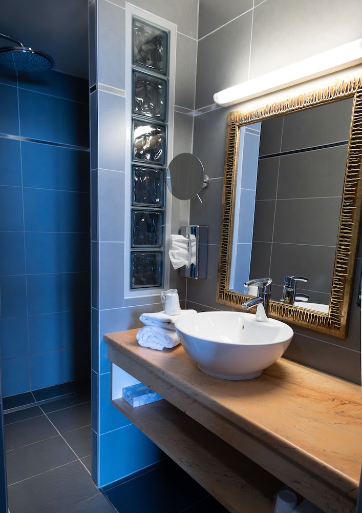 Brit Hotel Confort Saint-Lo 49/50