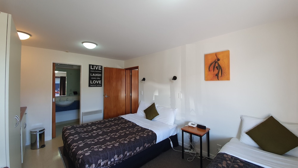 Airways Motel 7/31