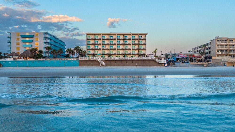 The Boardwalk Inn Suites 45/50