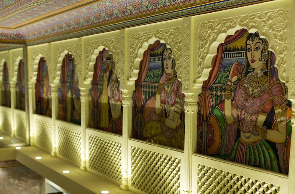 VESTA MAURYA PALACE 38/67