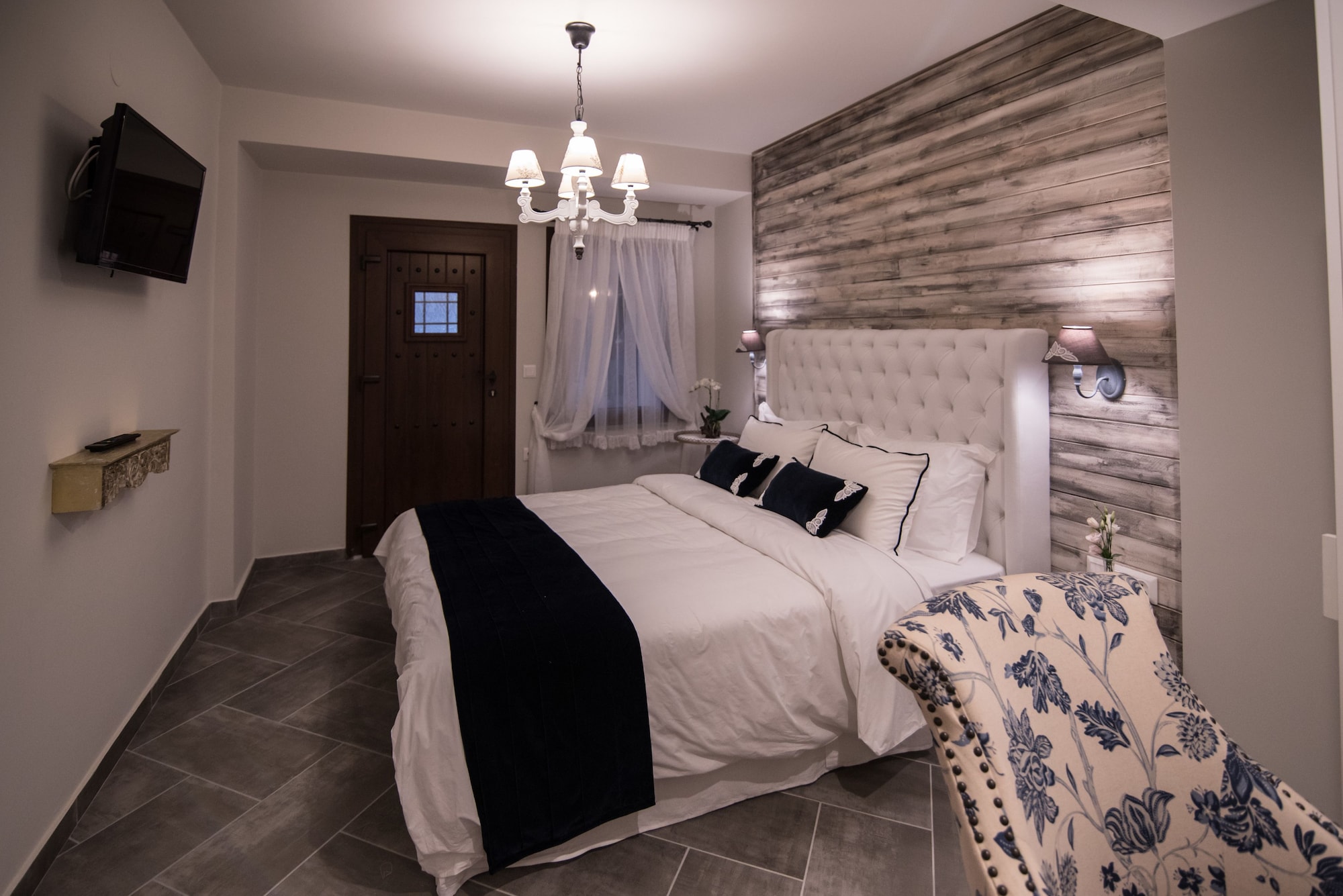 Deluxe, Double Bed