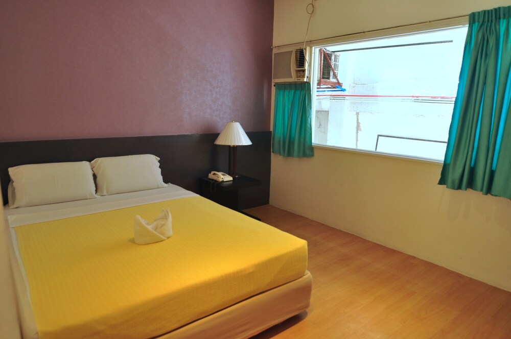 Dynasty Tourist Inn 50/69