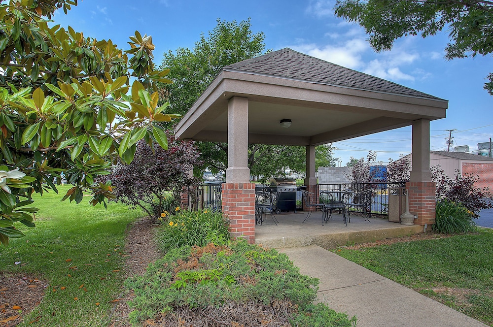 Candlewood Suites Louisville Airport, an IHG Hotel 32/39
