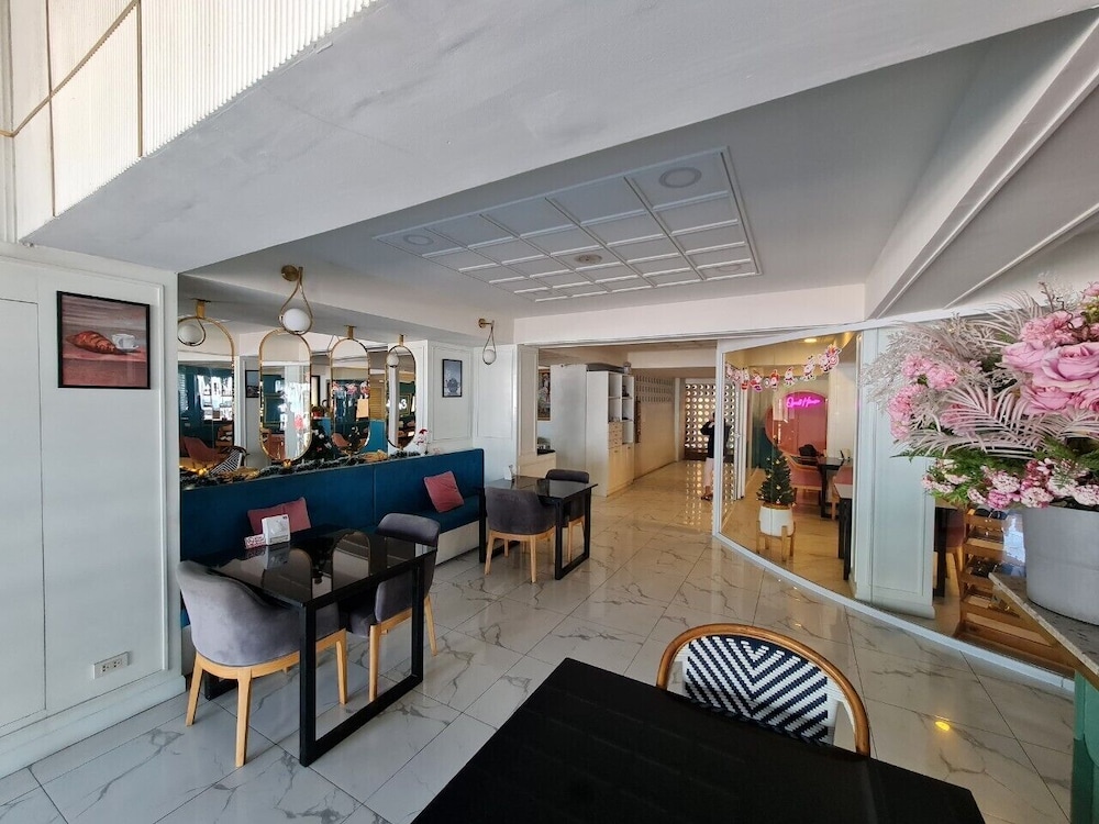 Opal House 36/42