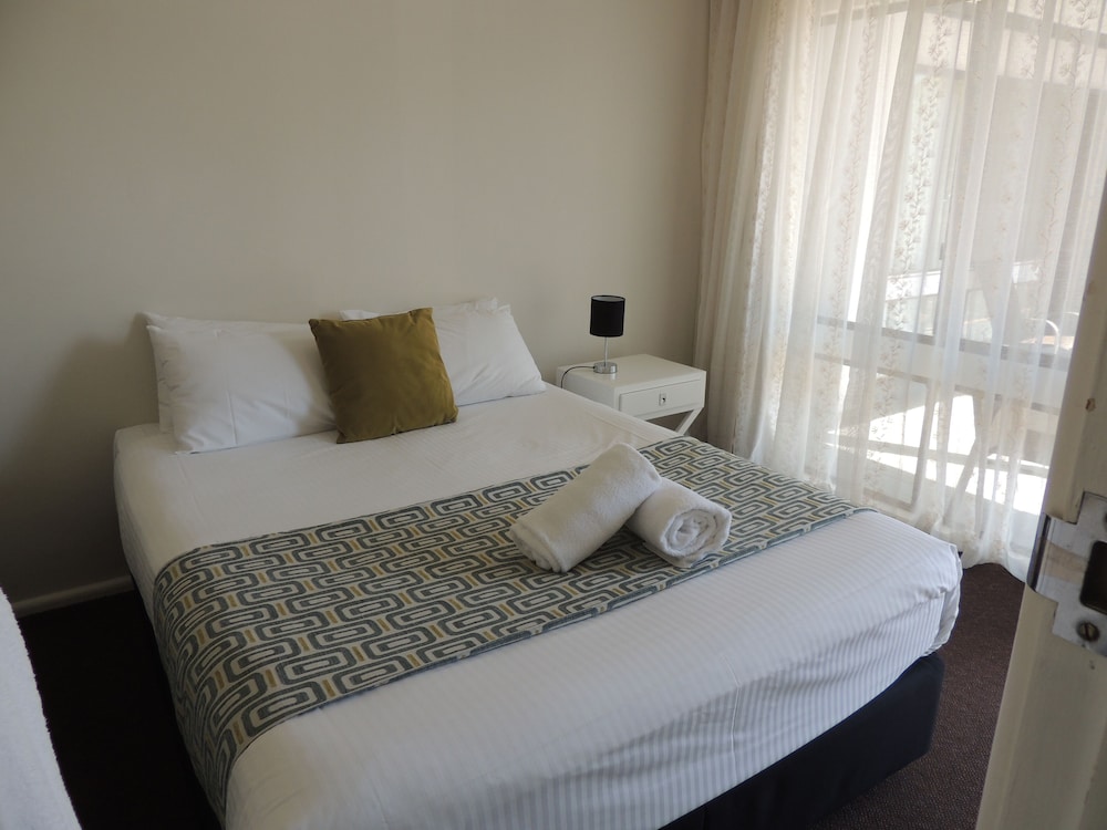 Comfort Inn Premier 7/28