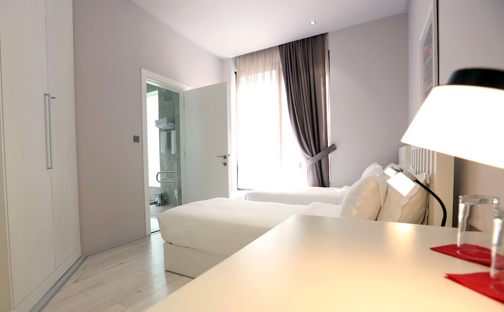 Metro Hotel Tirana 17/49