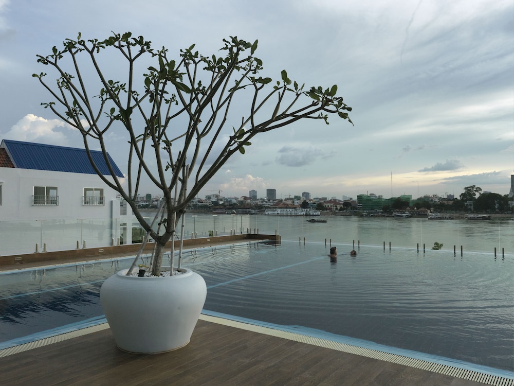 Bellevue Serviced Apartments 40/50