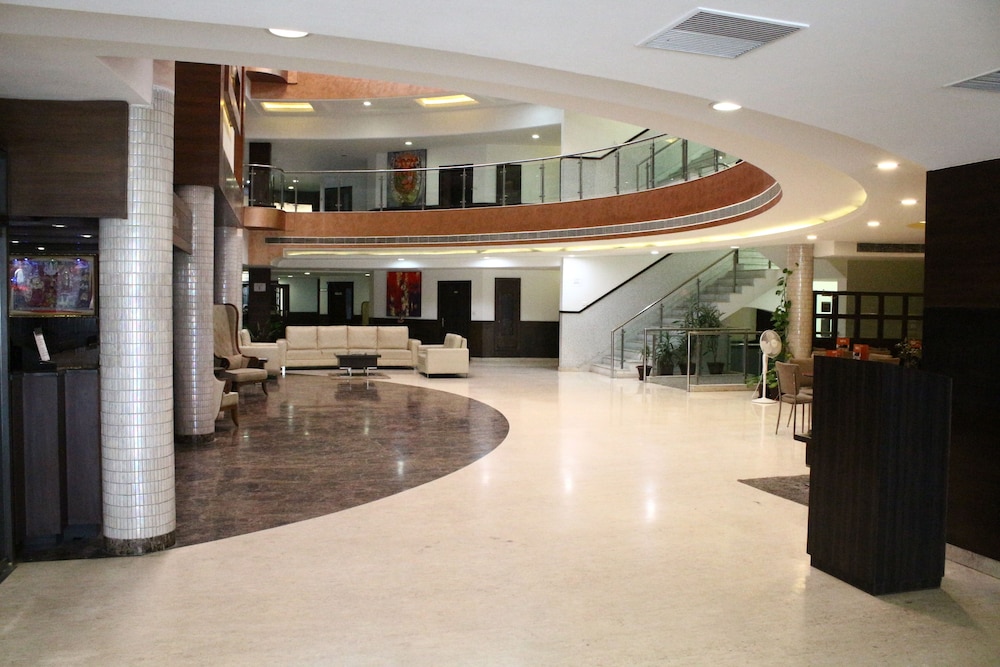 Hotel Amr Katra 8/28