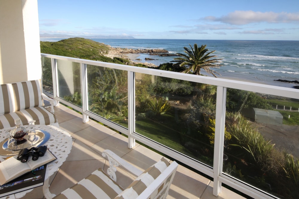 Hermanus Beachfront Lodge 6/43