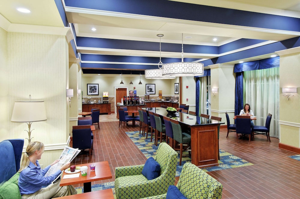 Hampton Inn & Suites Knoxville-Turkey Creek/Farragut 32/39