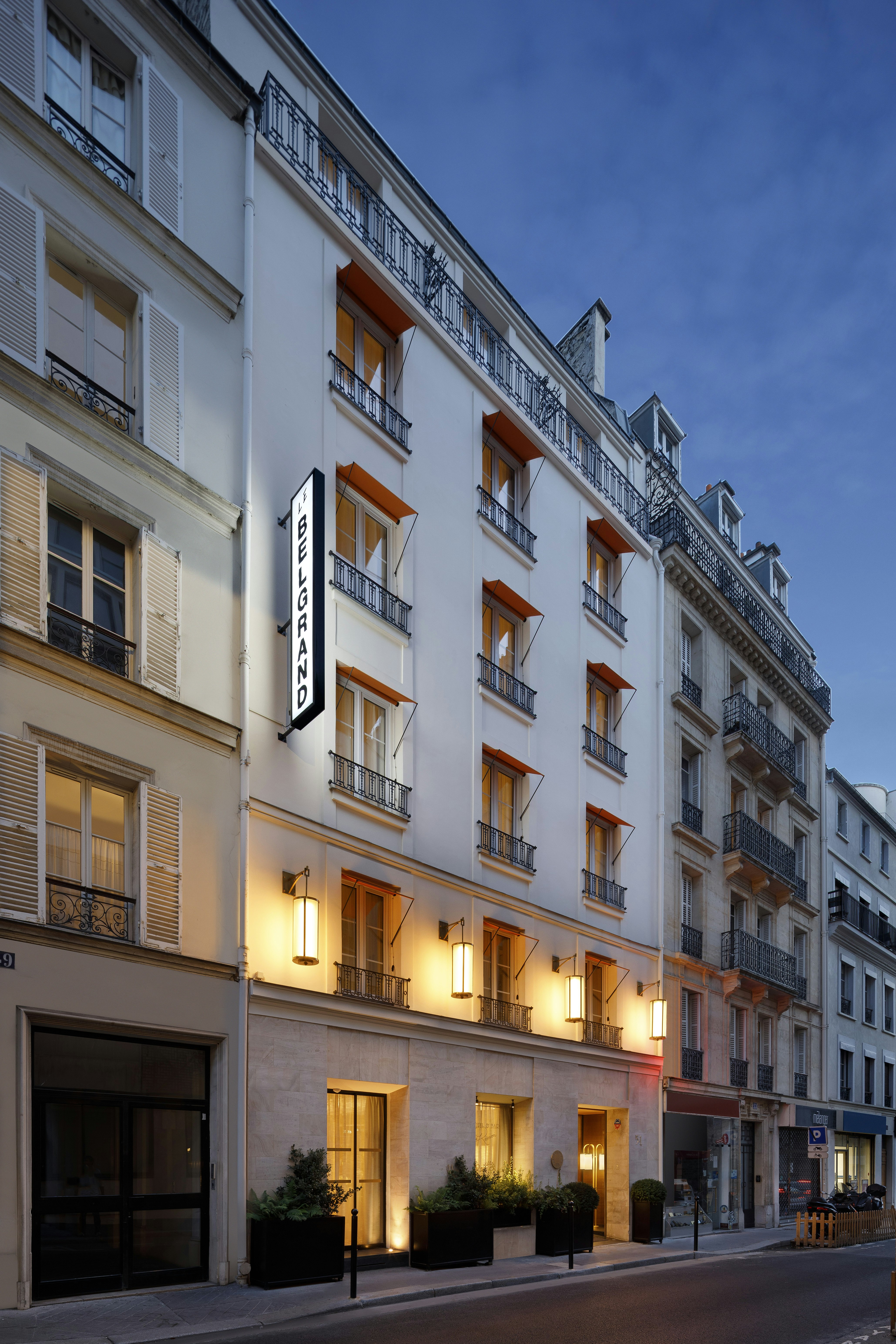 Le Belgrand Hotel Paris Champs Elysees, Tapestry Collection by Hilton in PARIS