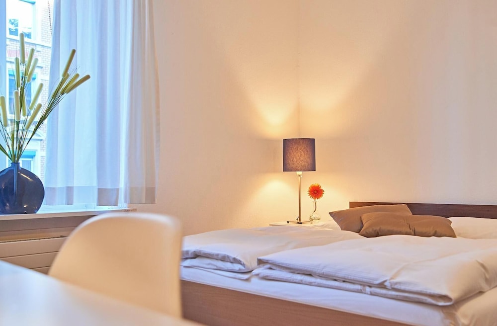 Hotel St. Georges 8/50