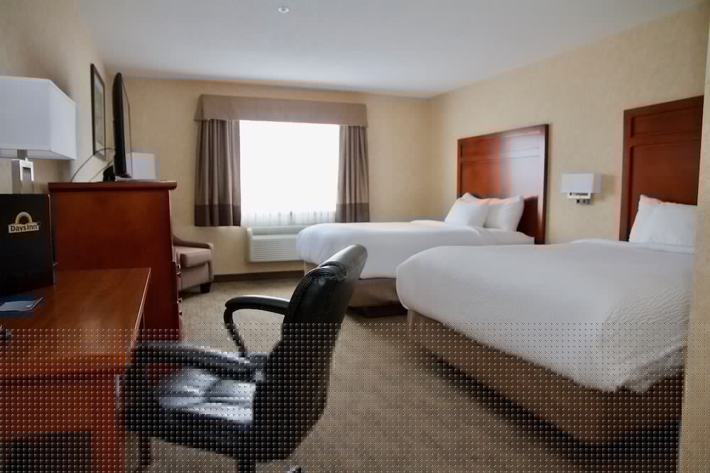 Days Inn and Suites by Wyndham Brooks 9/34