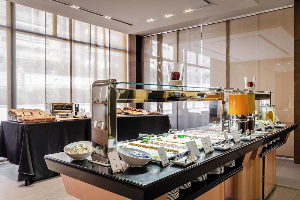 restaurant cafeteria