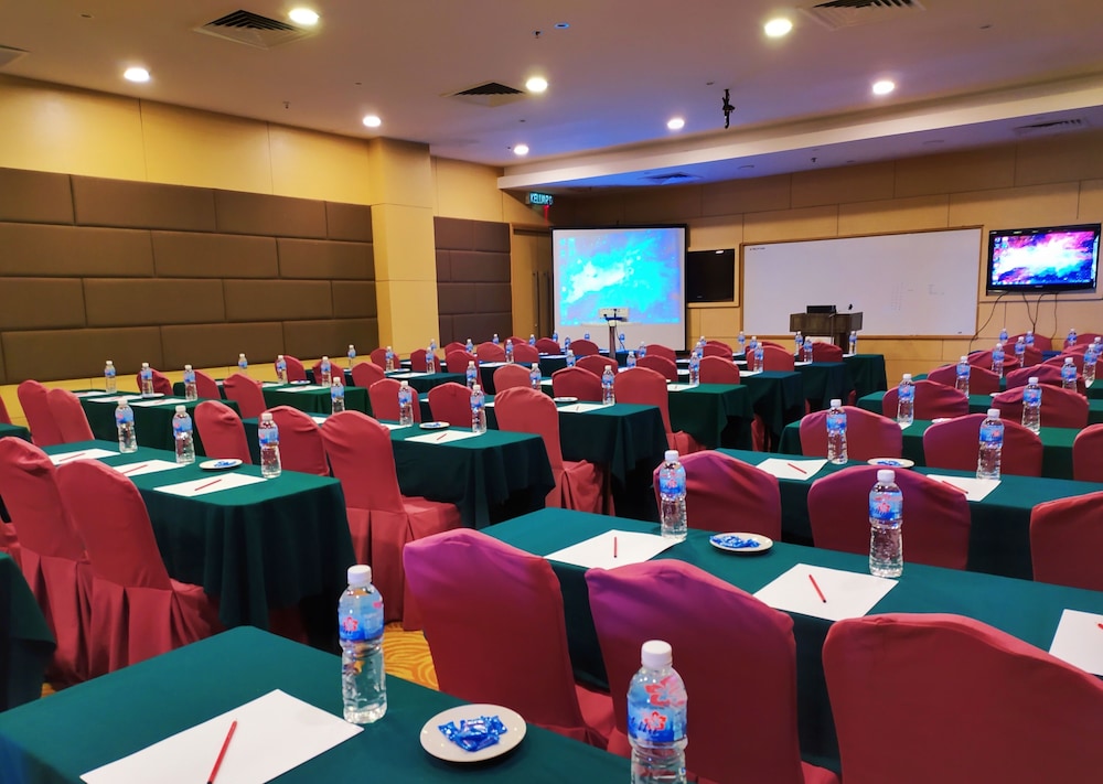 Courtyard Hotel At 1borneo 52/59