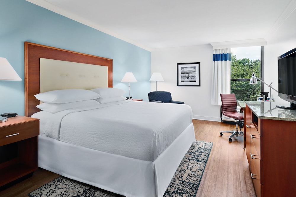 Four Points by Sheraton Richmond Airport 6/24