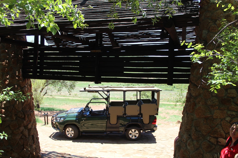 TSHUKUDU BUSH LODGE 41/49
