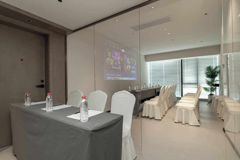K.Space KaiShi hotel 40/50