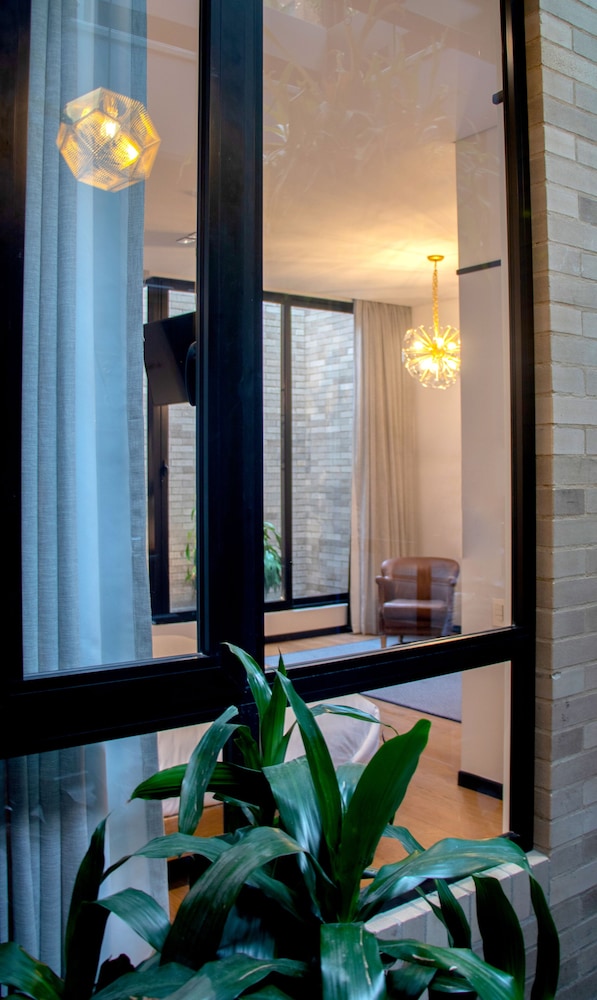 HAB Hotel 30/69