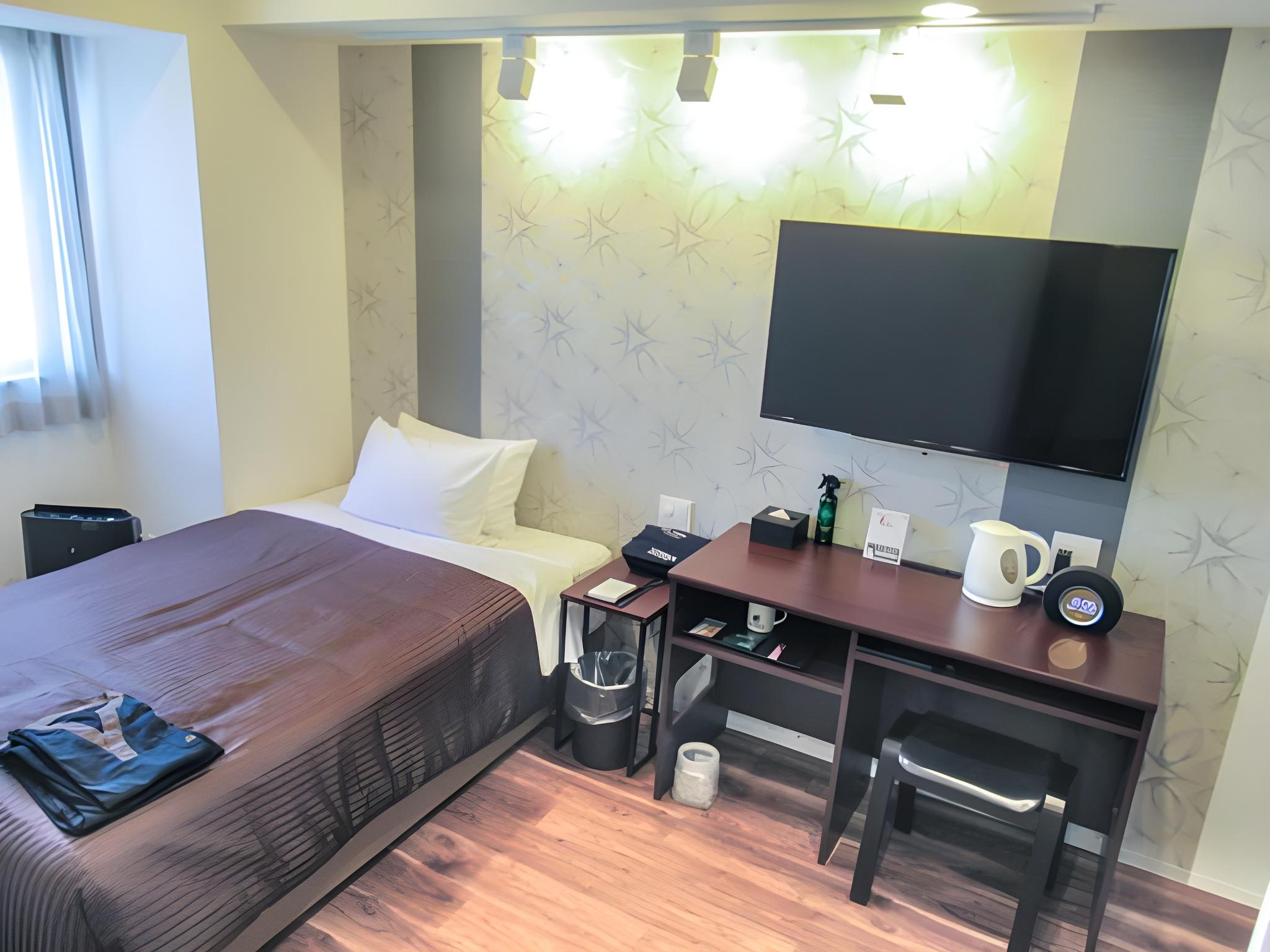 Semi Room, Luxury, Semi Double Bed