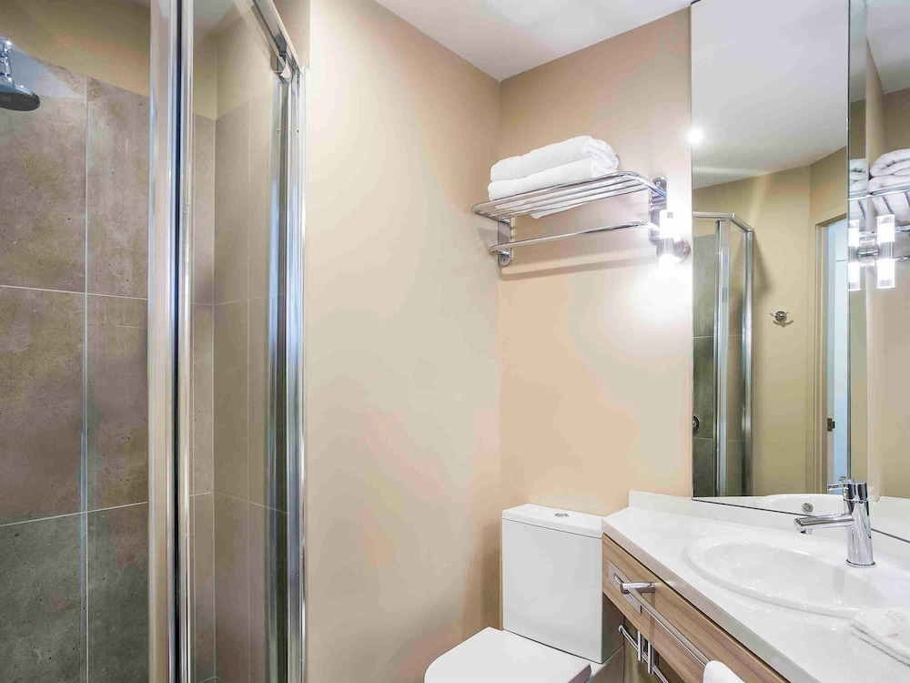 Ibis Mackay 8/67