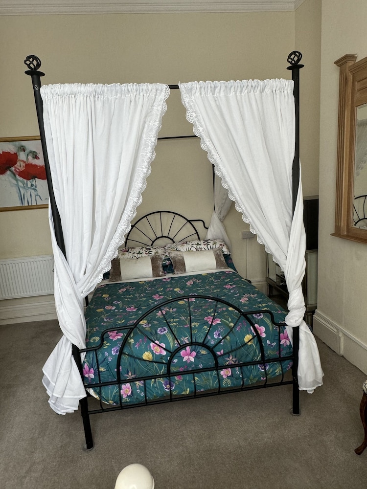 Albemarle Hotel 25/35