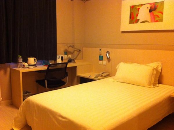 Jinjiang Inn (Nanchang Bayi Square, Yongshu Road Metro Station) 23/51