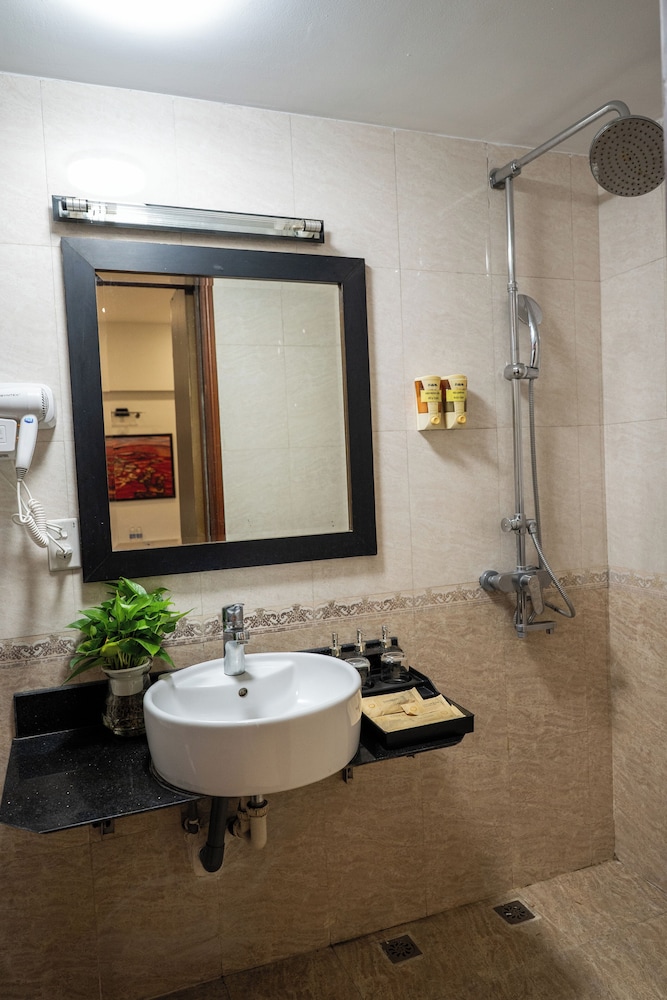 OYO 518 Chariot Hotel 47/50