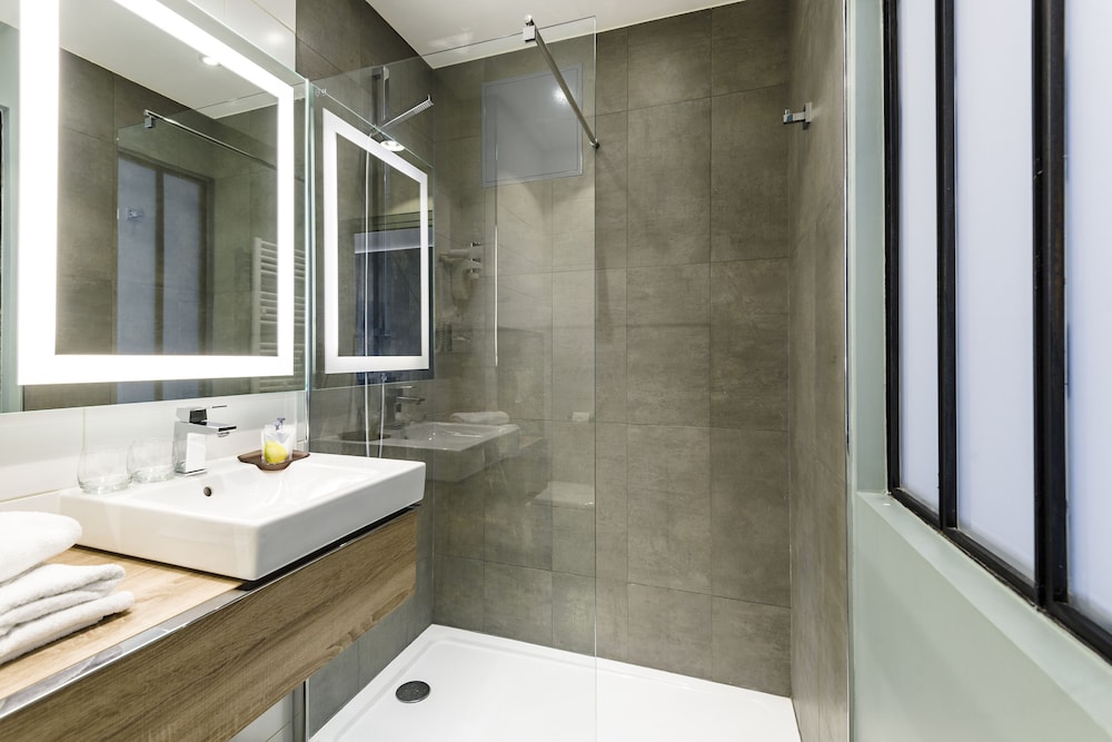 Grand Hotel Clichy 30/61