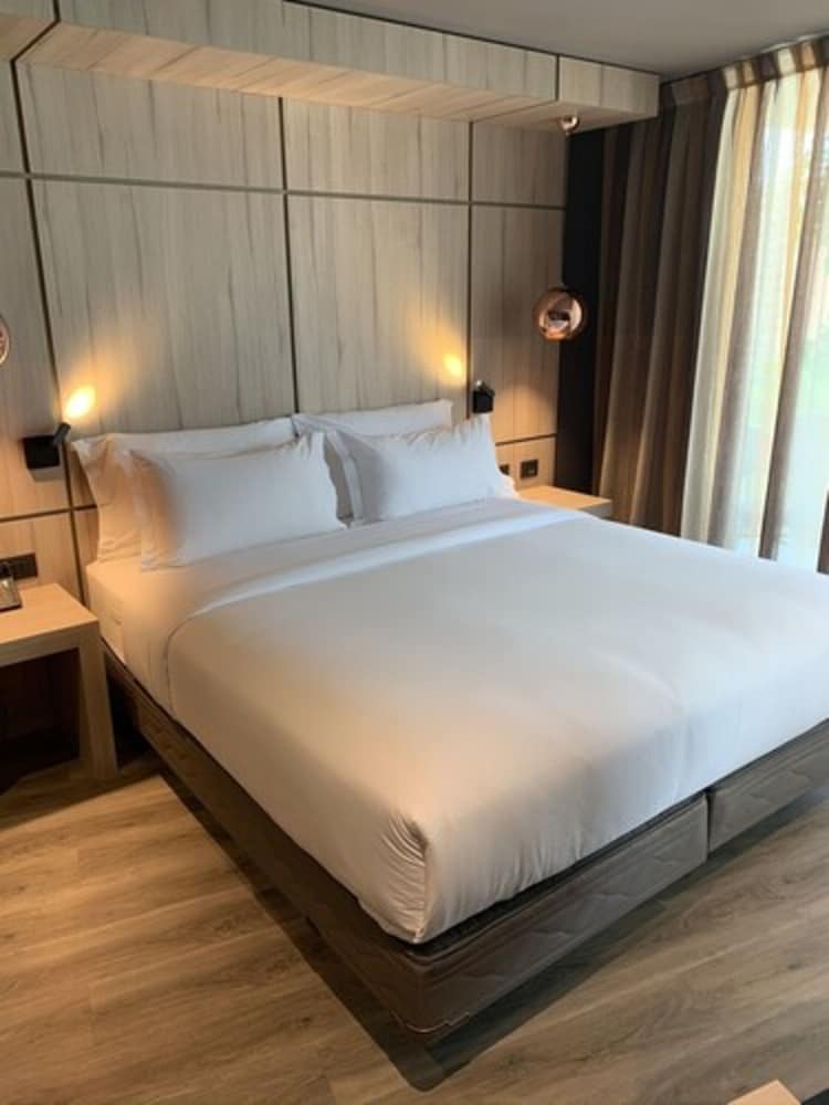 2 BEDROOMS, APARTMENT, CITY VIEW, BALCONY