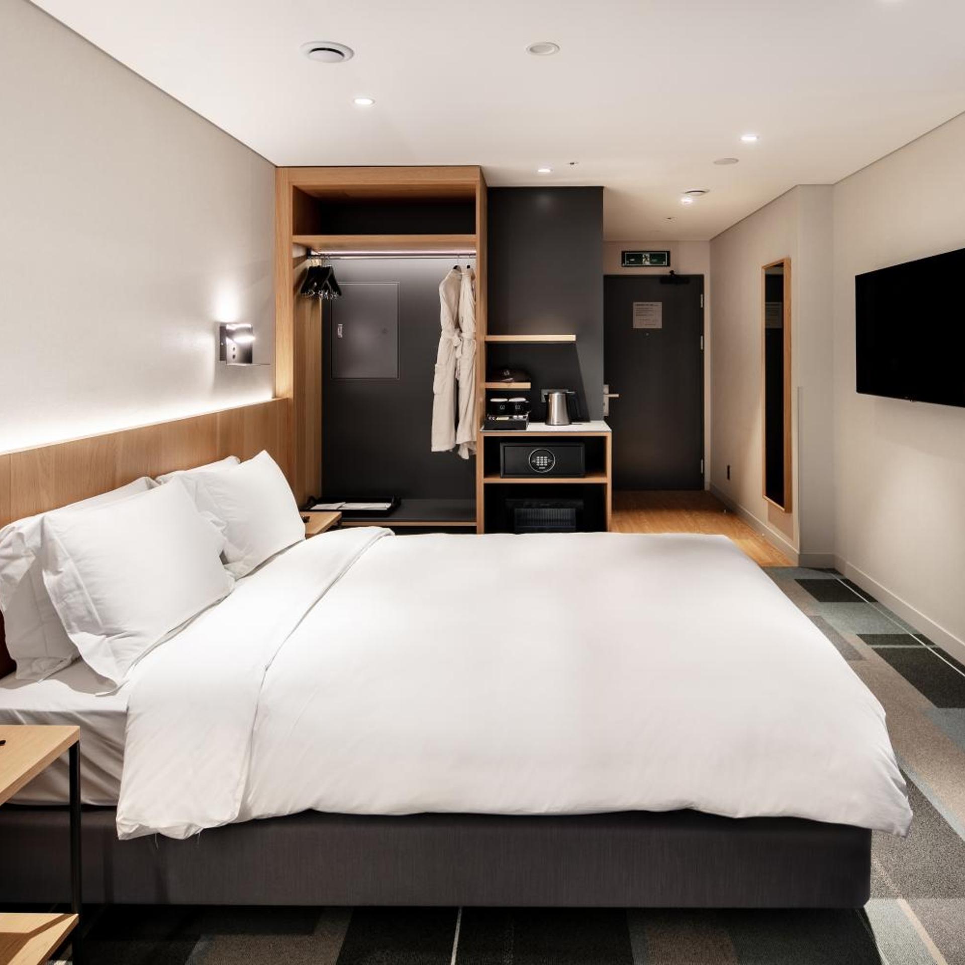 Deluxe, Double Bed, No Parking, Corner