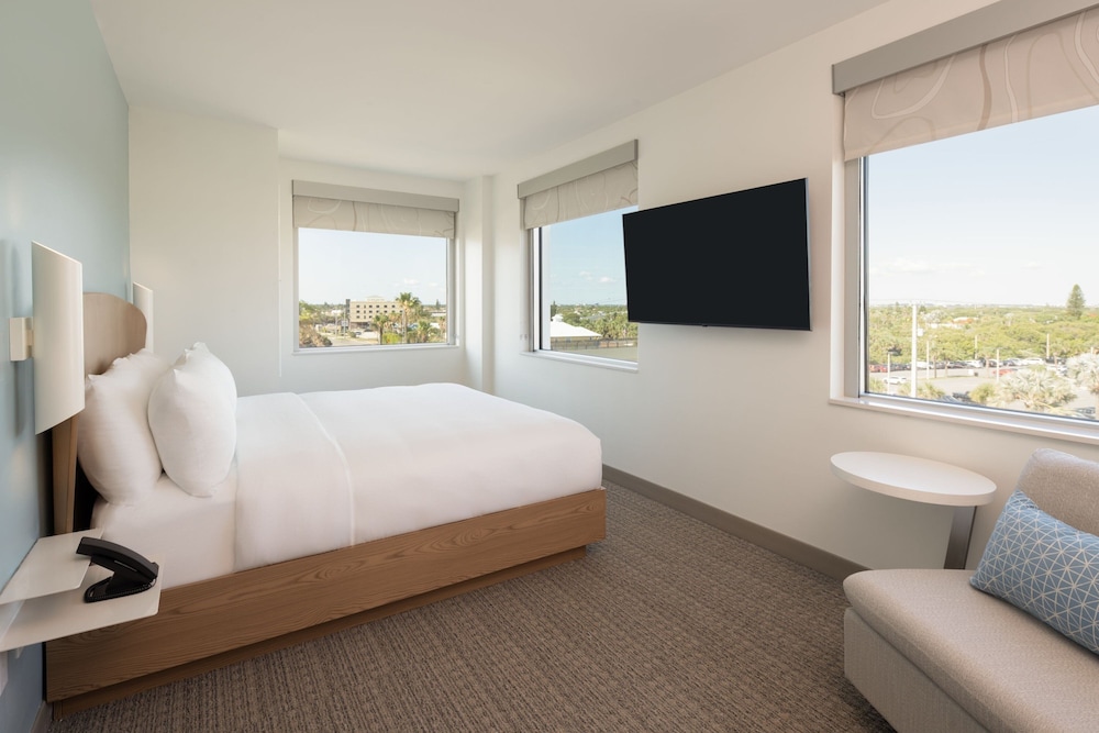 Element Melbourne Oceanfront 26/57