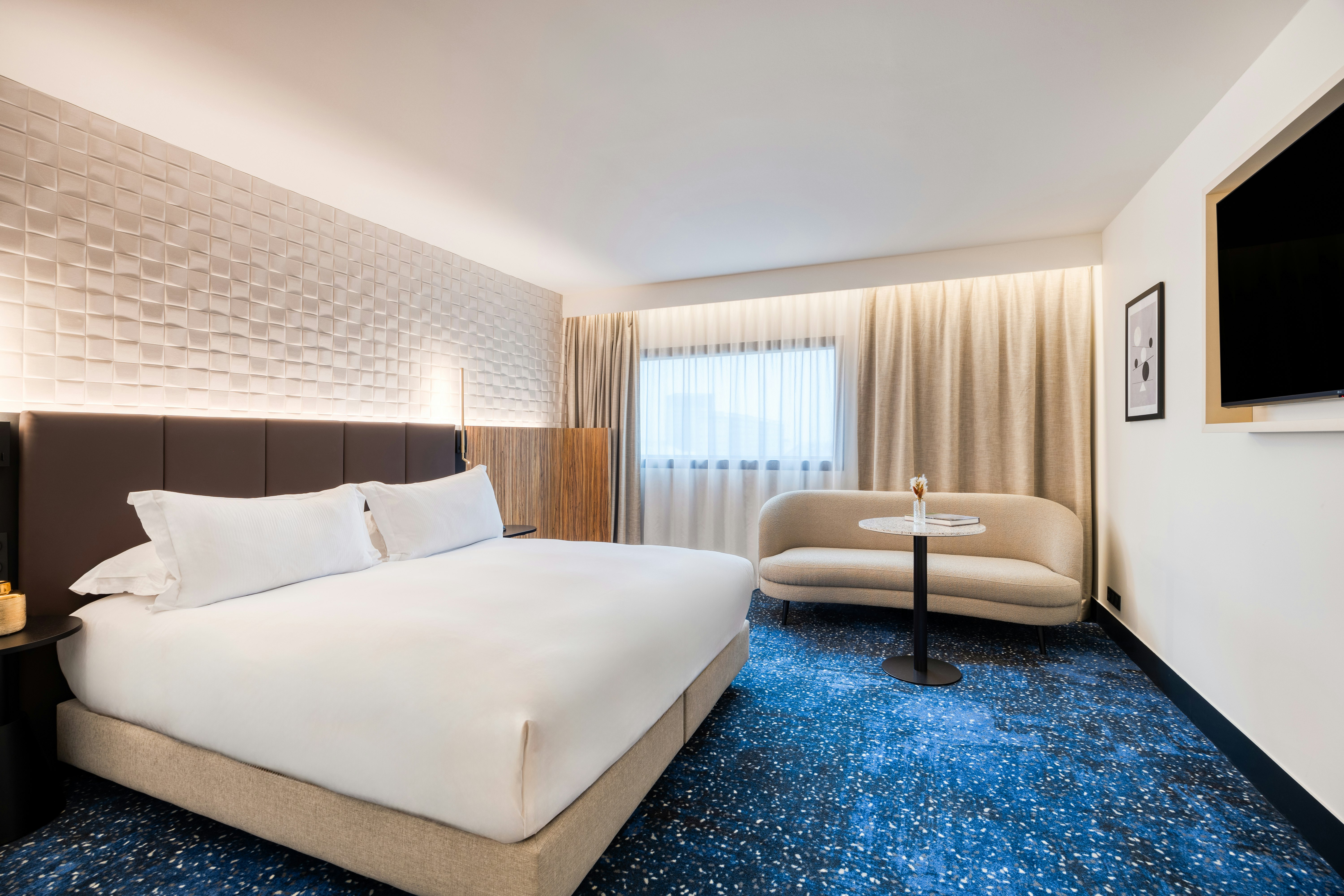 EXECUTIVE, KING BED, CITY VIEW
