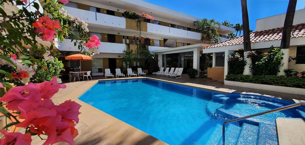 Azteca Inn Hotel 18/62