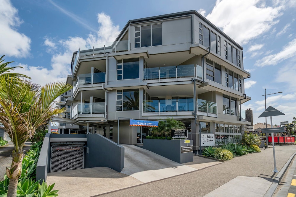 Esplanade Apartments 3/49