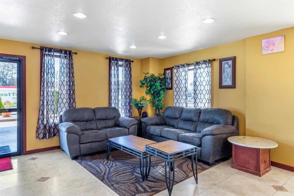 Rose City Inn And Suites 20/27