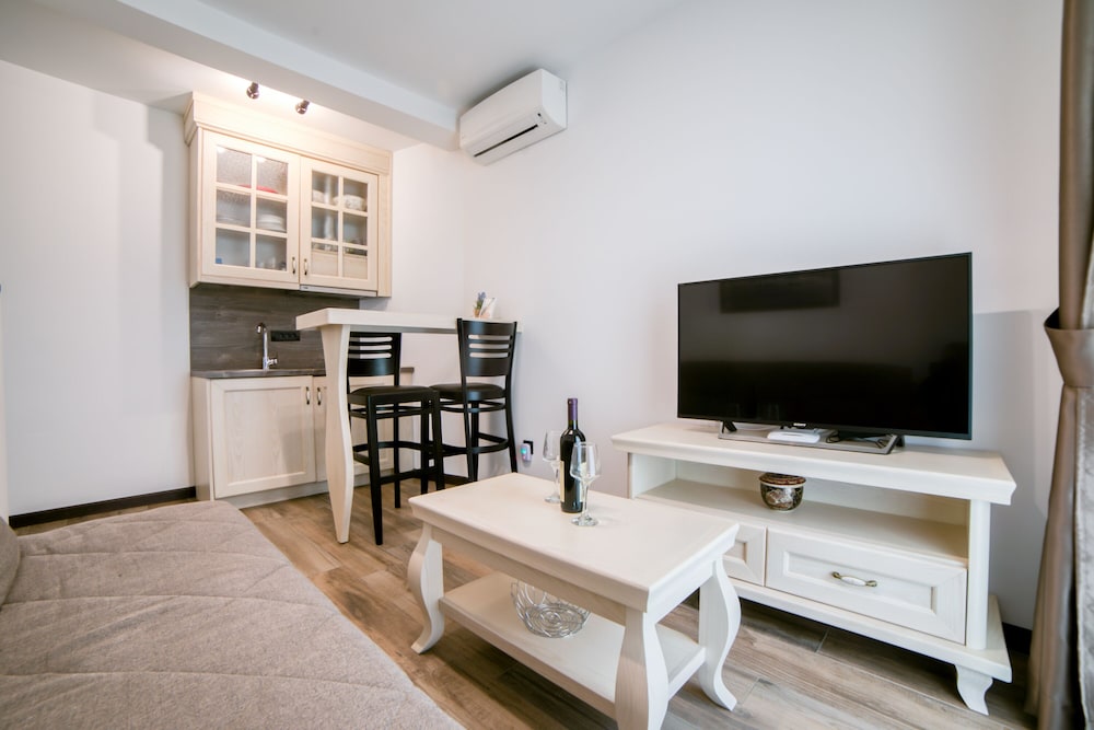 Casa Nuova 37/50