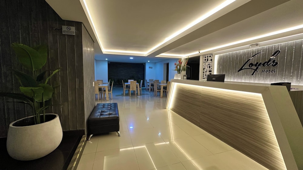 Hotel Loyds 4/64
