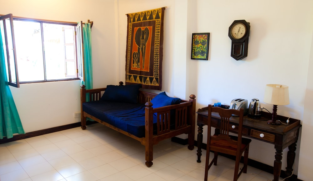Flame Tree Cottages 29/59