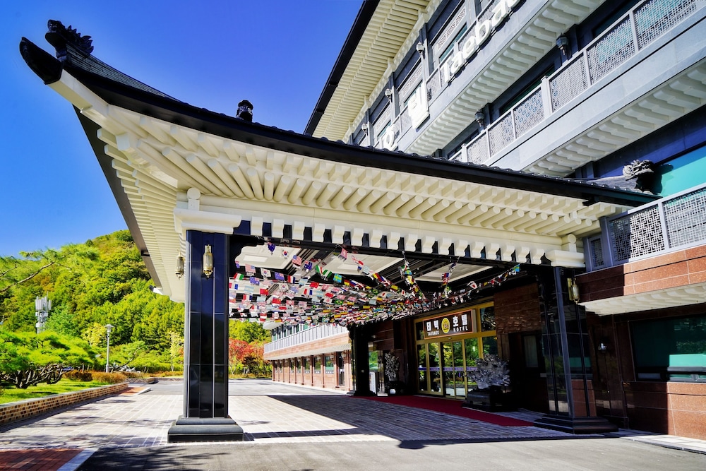Taebaek Hotel 18/24