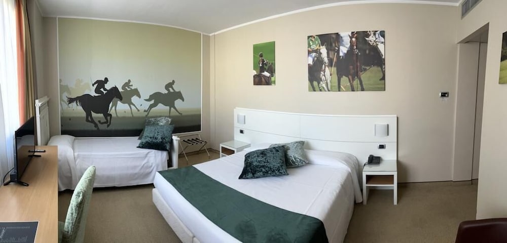ROOM, TRIPLE
