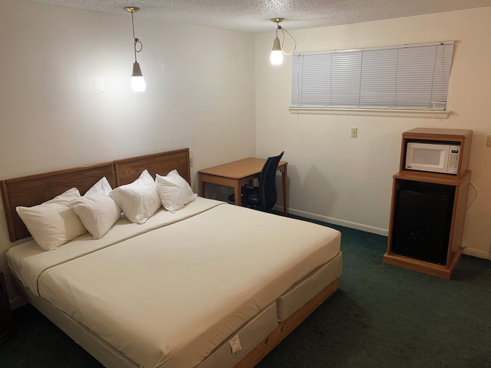 Sawmill Inn 5/33