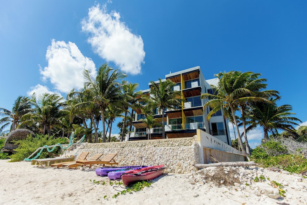 Angelina 28 Beachfront by Nah Hotels 38/53