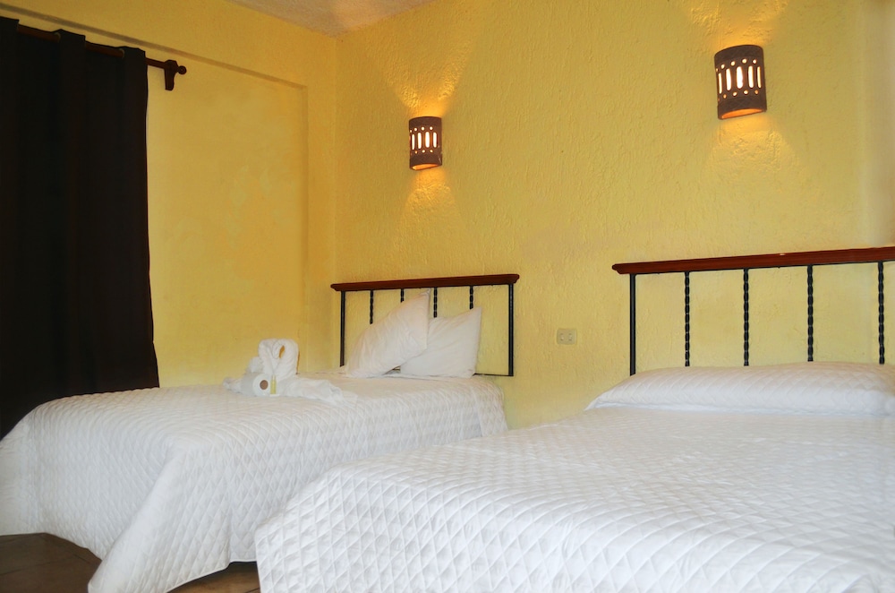 Hacienda Cancun Hotel 20/50