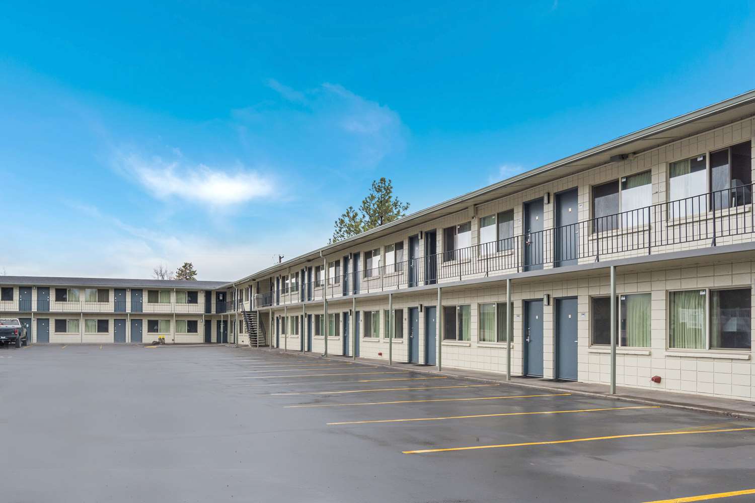 Bend Inn Suites Ex Econo Lodge 28/28