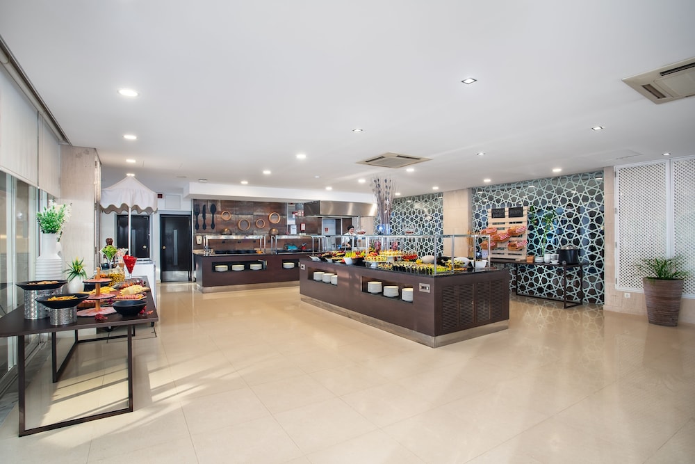 Lobby at AP Oriental Beach - Adults Only, PORTIMAO