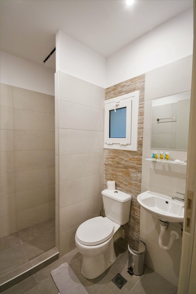 Athens Psiri Hotel 33/36